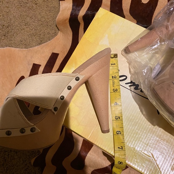 NIB Jomax Cream Canvas Wood Heeled Slip On Sandals Size 9 - Picture 7 of 7